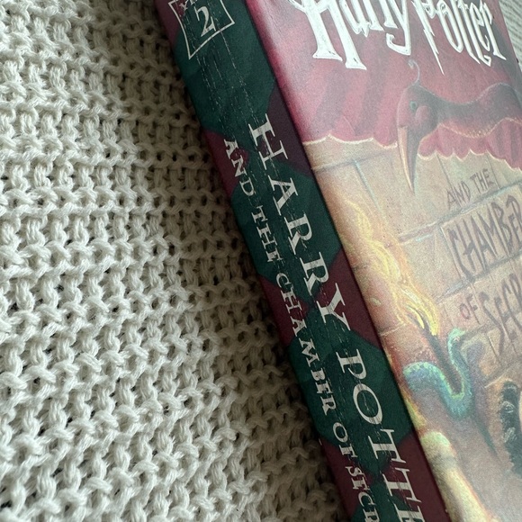 Harry Potter and the Chamber of Secrets Book - Picture 3 of 3